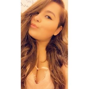 Meet your Posher, Alejandra